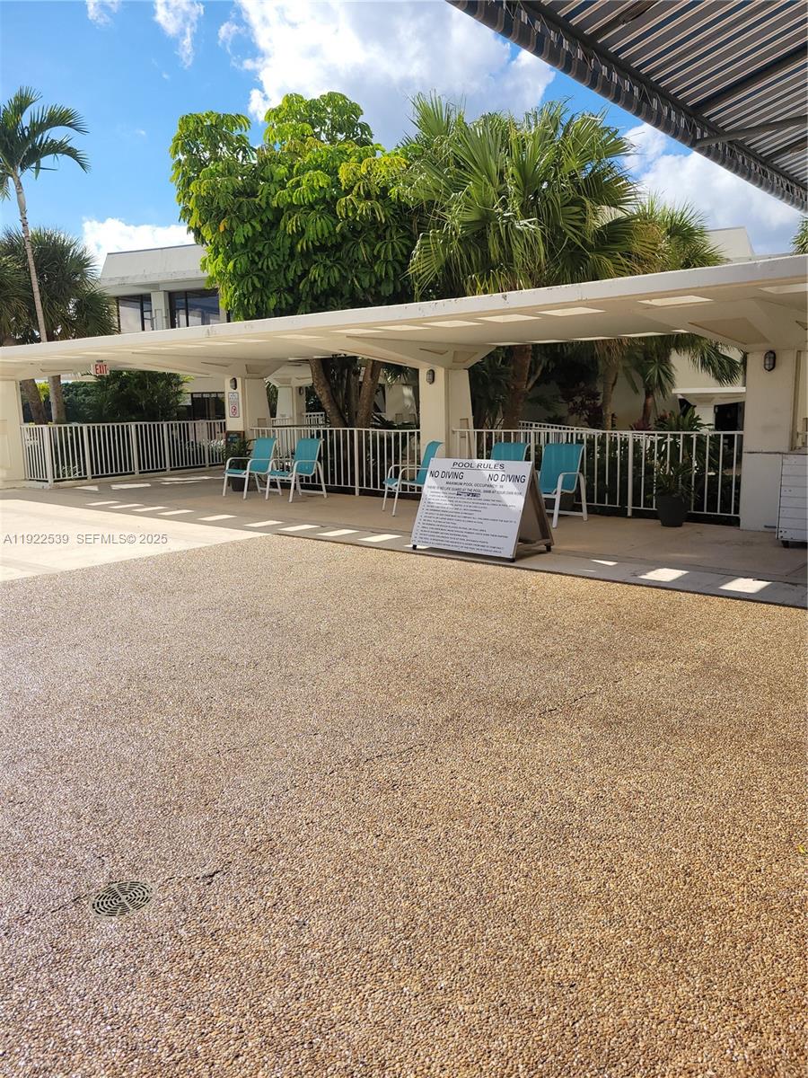 201 1 / 2 762 sq. ft. $ 2025-12-15 0 Photo