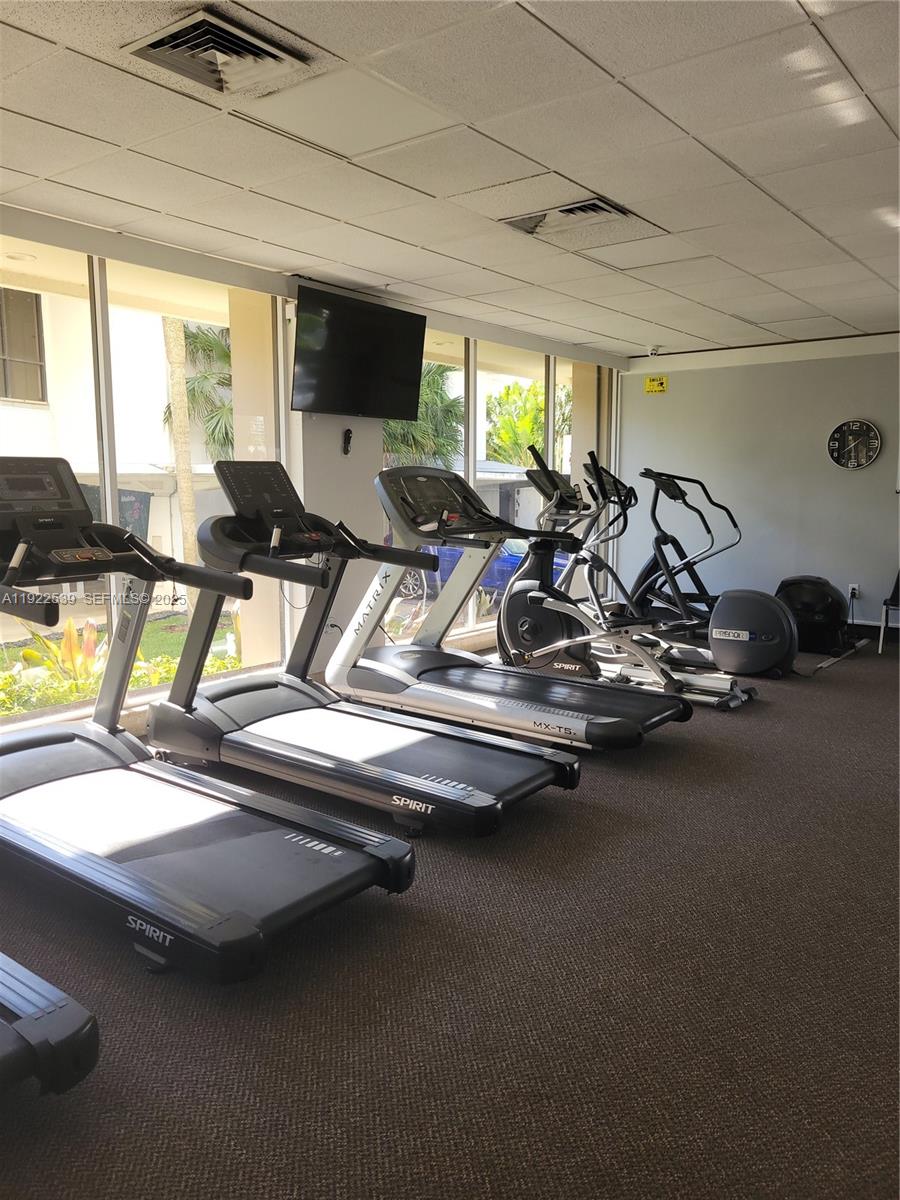 201 1 / 2 762 sq. ft. $ 2025-12-15 0 Photo