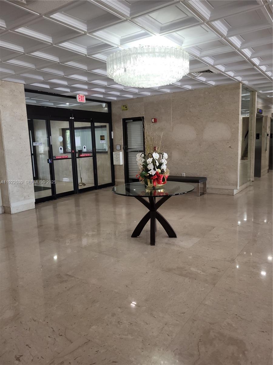 201 1 / 2 762 sq. ft. $ 2025-12-15 0 Photo