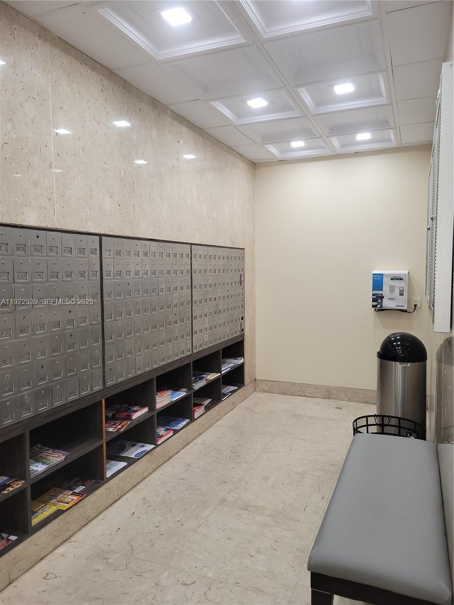 201 1 / 2 762 sq. ft. $ 2025-12-15 0 Photo