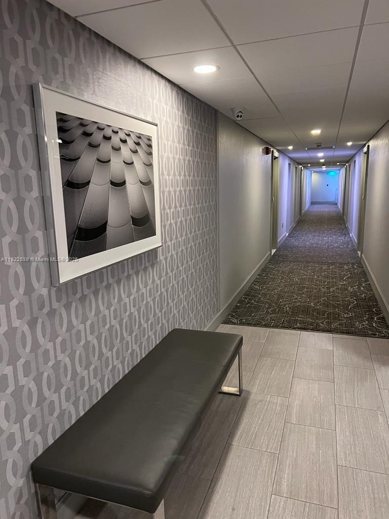 Ver detalles 201 1 / 2 762 sq. ft. $ 2025-12-01 0 foto