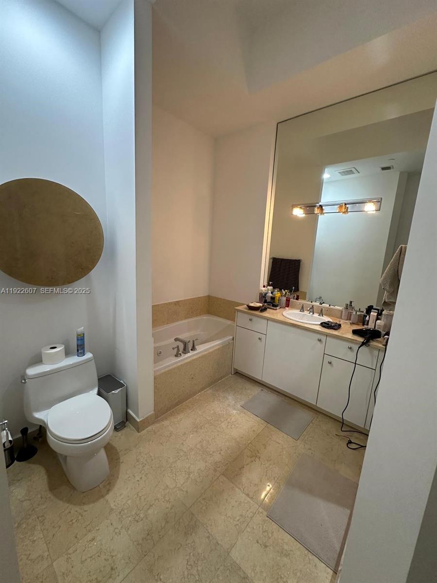 Photo of 19900 Country Club Dr  #114, Aventura, Florida, 33180 - 