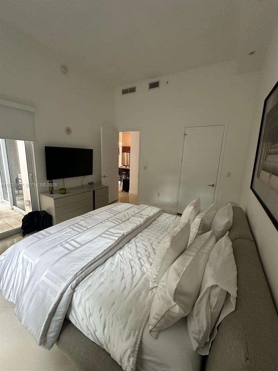 Photo of 19900 Country Club Dr  #114, Aventura, Florida, 33180 - 