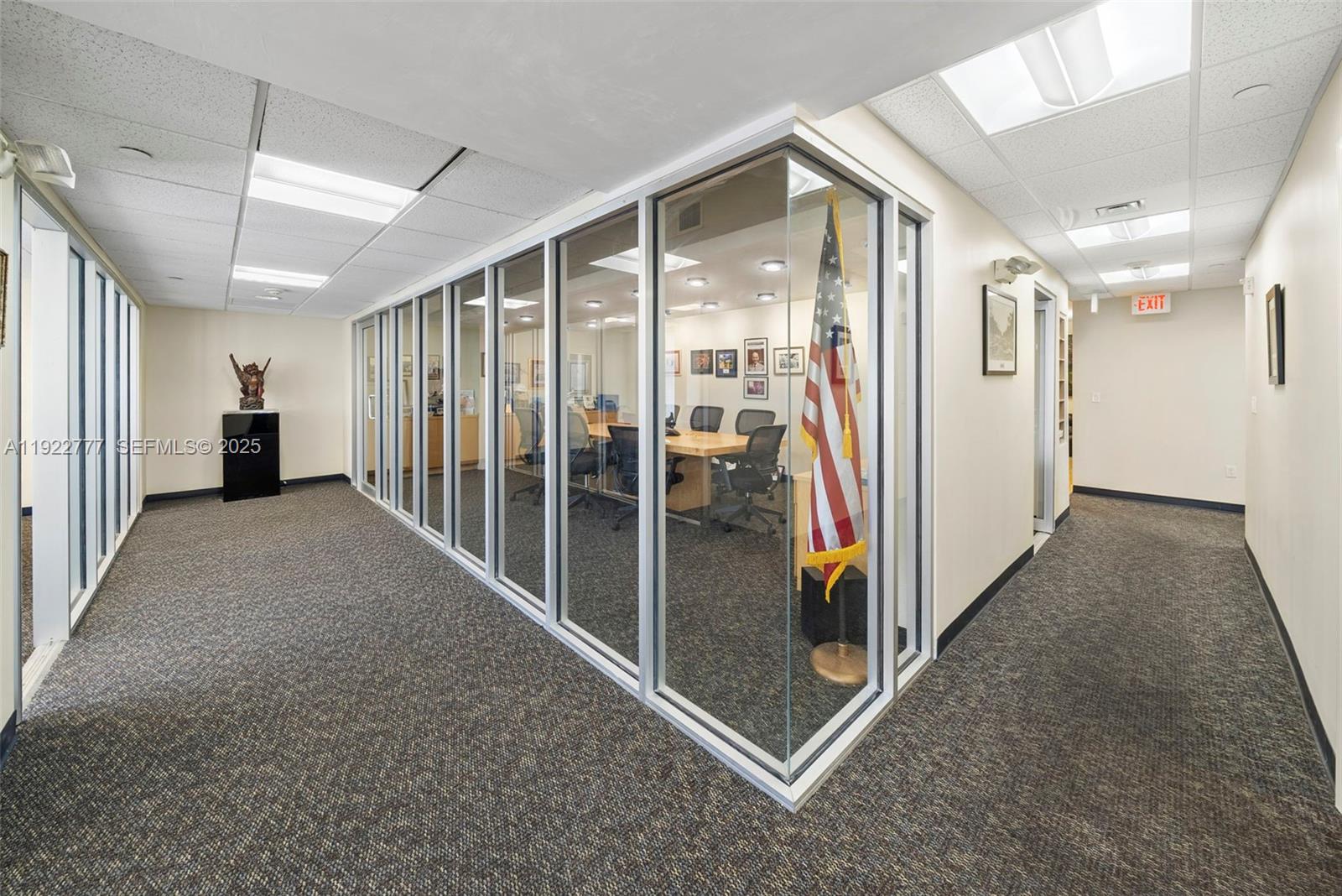 PH1A-PH1D  /   sq. ft. $ 2025-12-01 0 foto