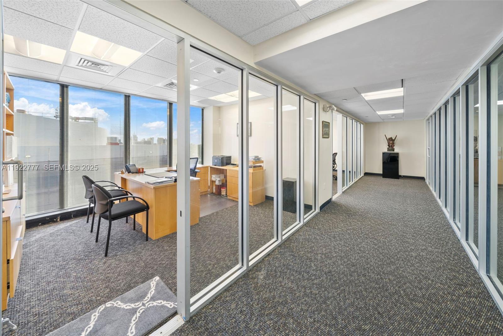 PH1A-PH1D  /   sq. ft. $ 2025-12-01 0 foto