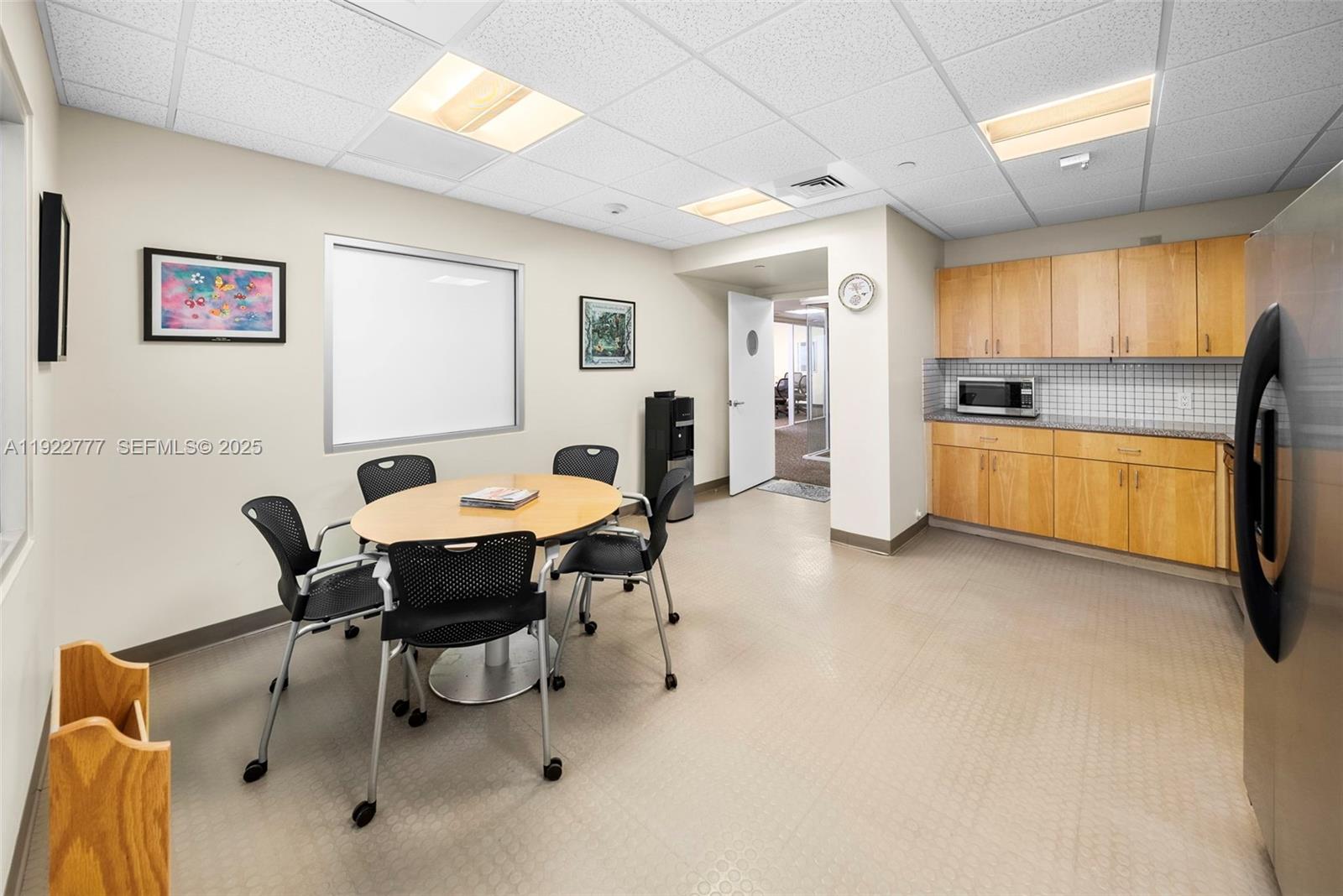 PH1A-PH1D  /   sq. ft. $ 2025-12-01 0 foto