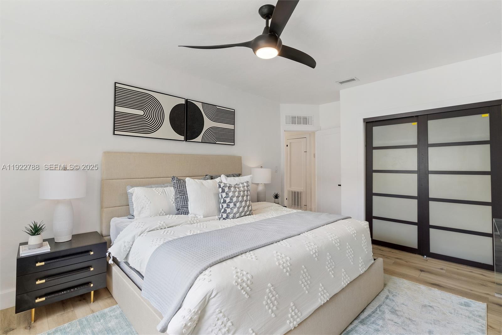 Ver detalles / 2422 sq. ft. $ 2025-12-01 0 foto