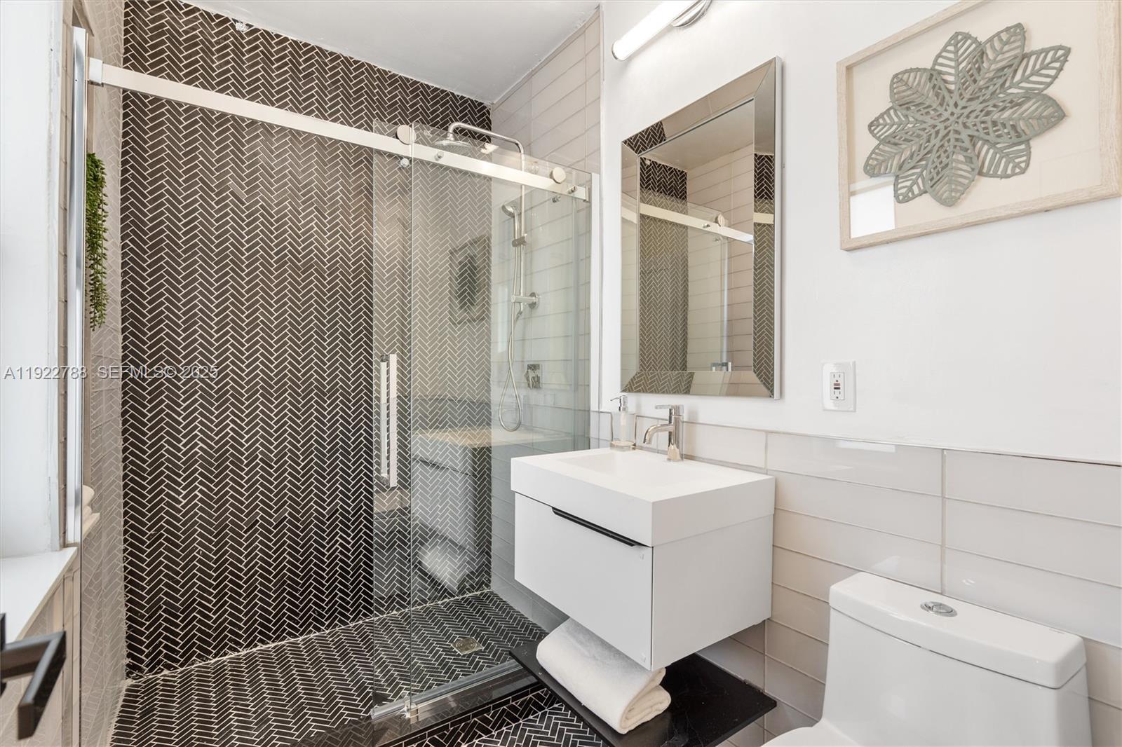 Ver detalles / 2422 sq. ft. $ 2025-12-01 0 foto