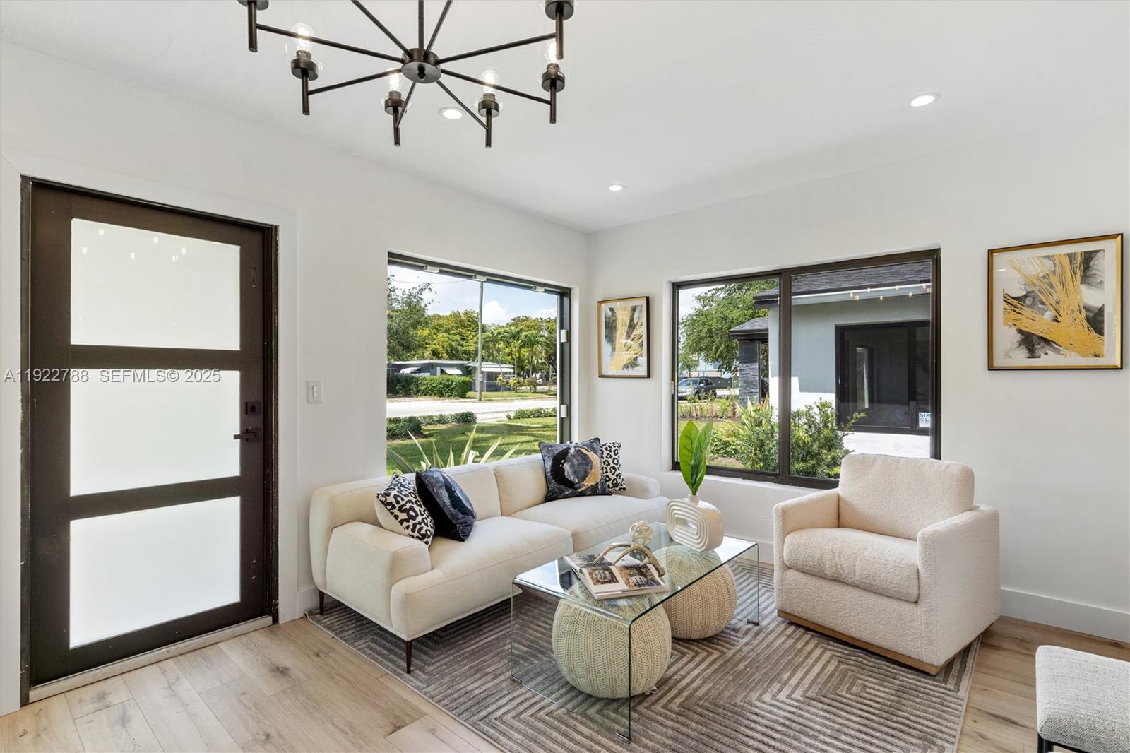 Ver detalles / 2422 sq. ft. $ 2025-12-01 0 foto