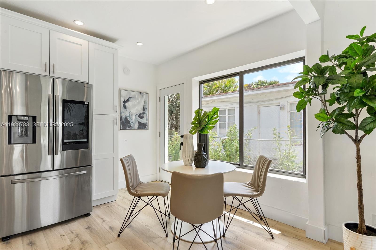 Ver detalles / 2422 sq. ft. $ 2025-12-01 0 foto