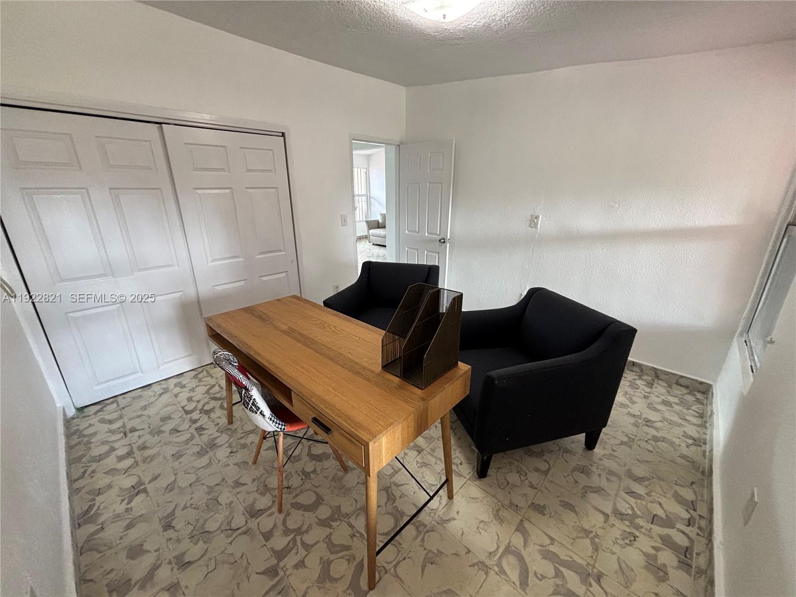 Ver detalles / 1524 sq. ft. $ 2025-12-01 0 foto