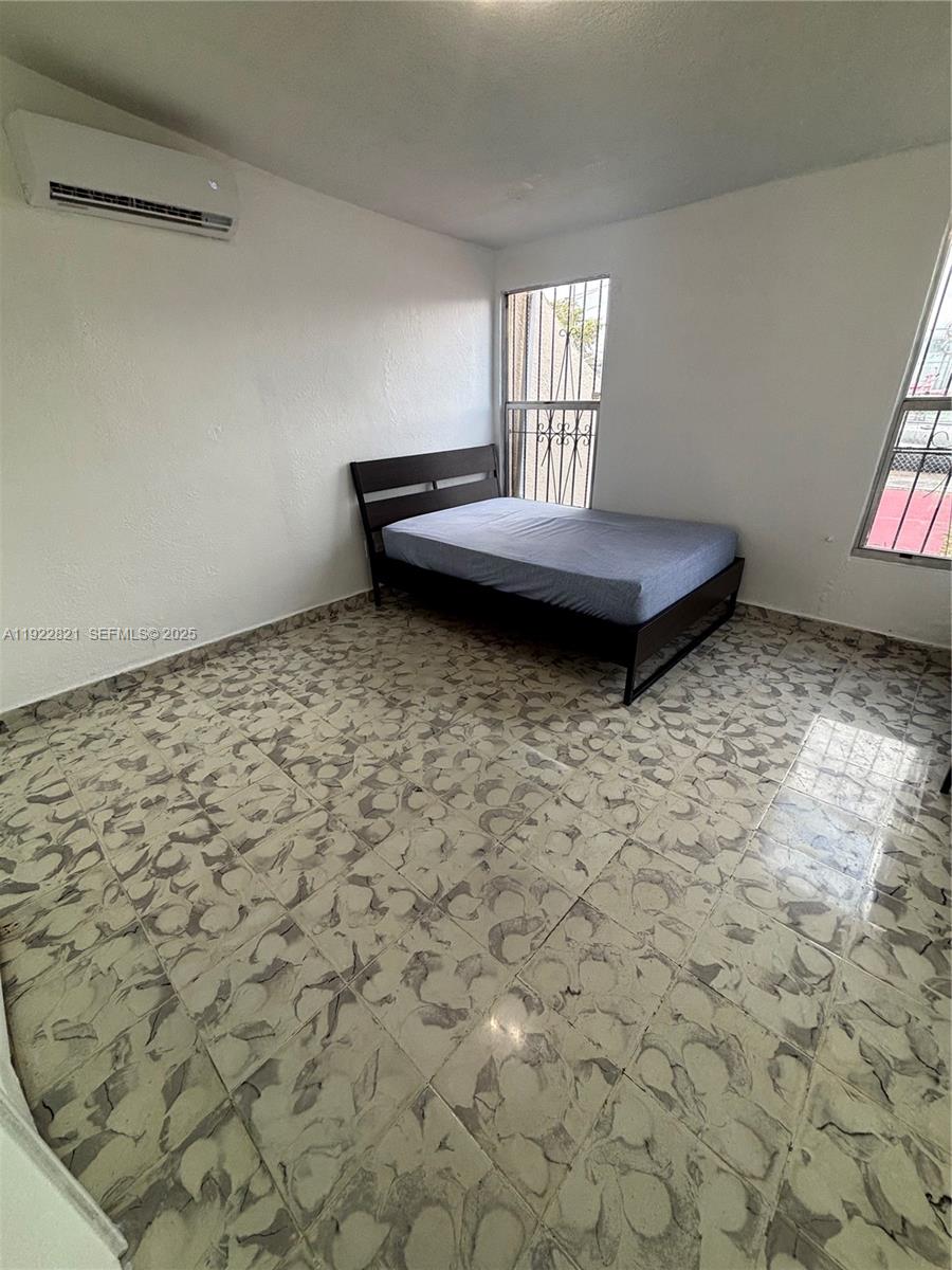 Ver detalles / 1524 sq. ft. $ 2025-12-01 0 foto