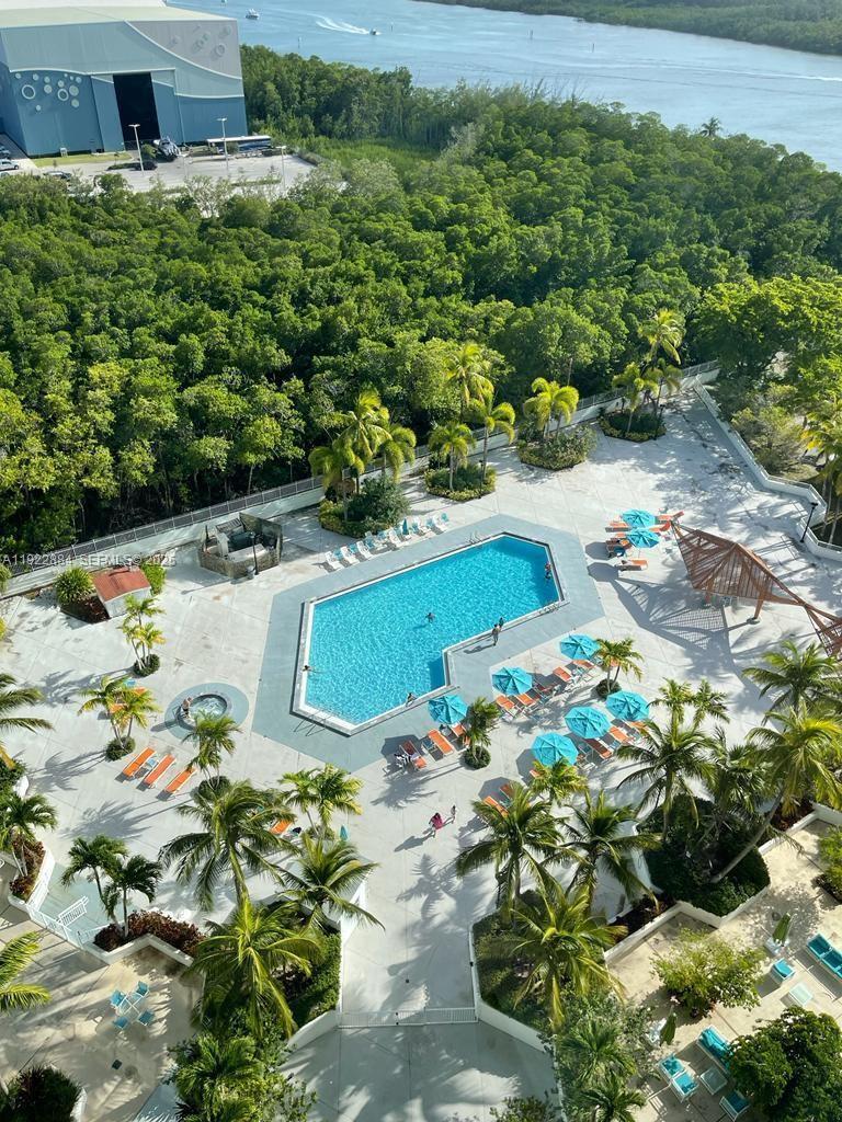 Подробнее 1521 2 / 2 1357 кв.футов $ 2025-12-01 0 Фото