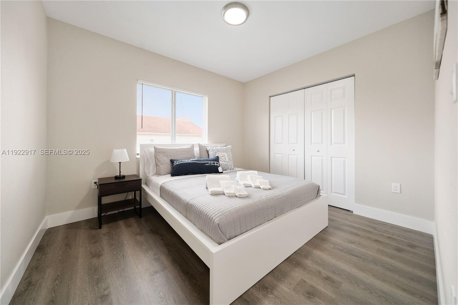 See details / 3456 sq. ft. $ 2025-12-01 0 Photo