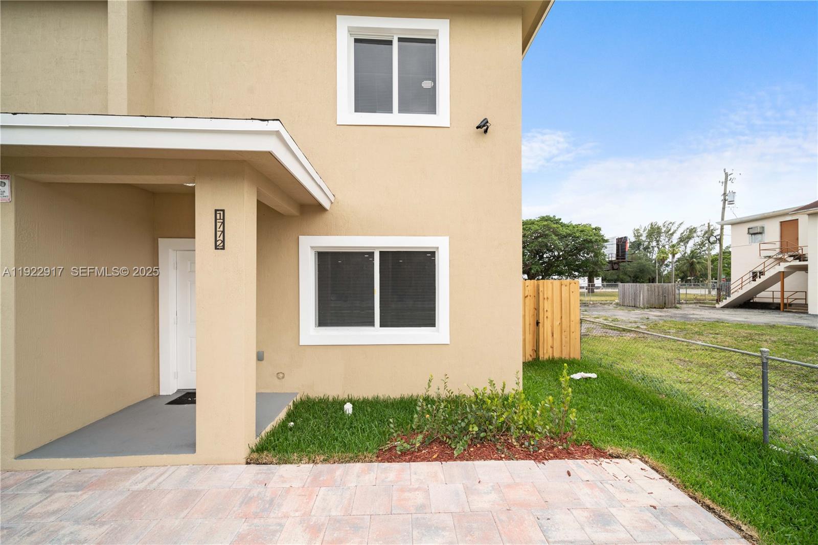 See details / 3456 sq. ft. $ 2025-12-01 0 Photo