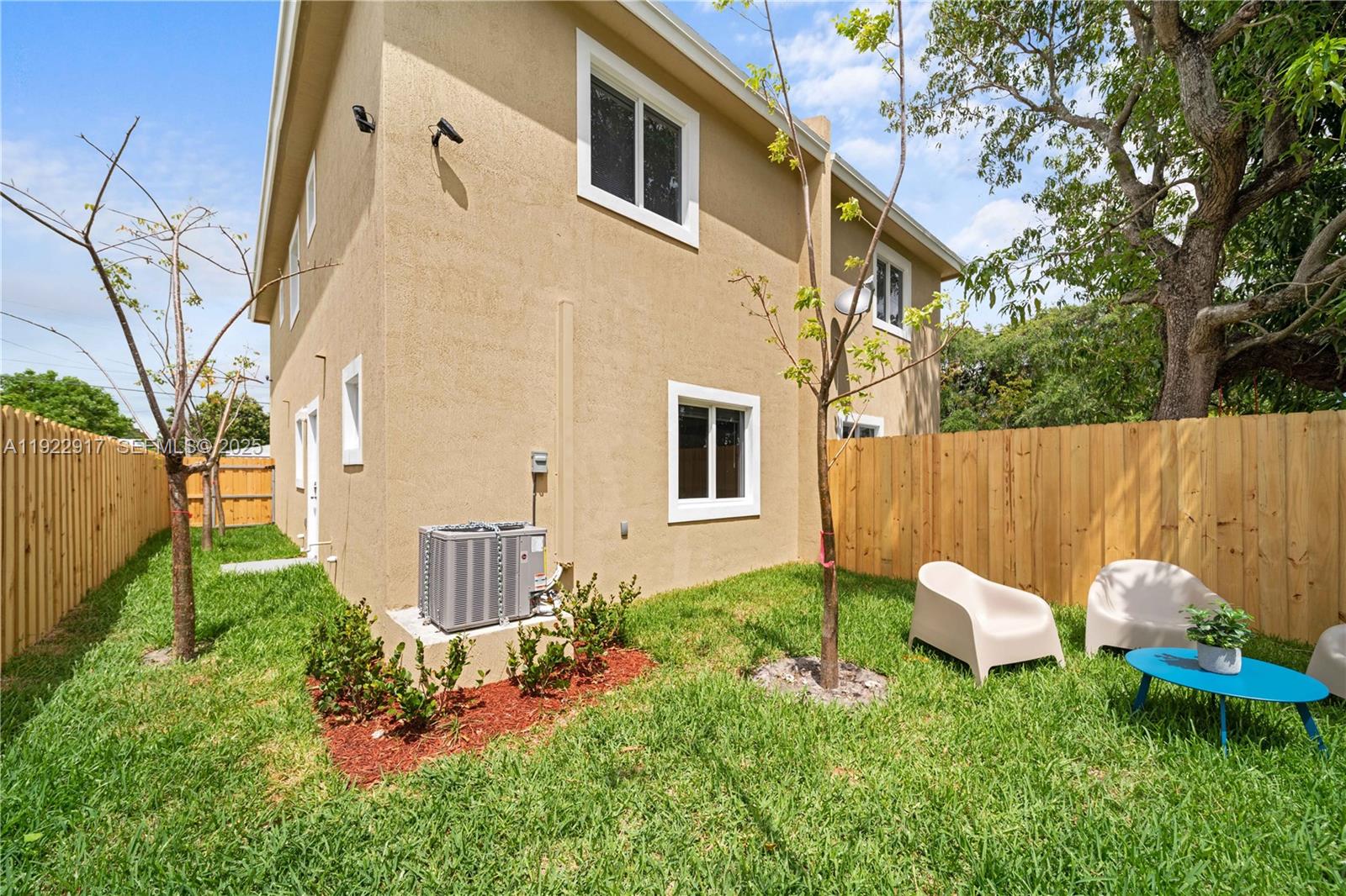 See details / 3456 sq. ft. $ 2025-12-01 0 Photo