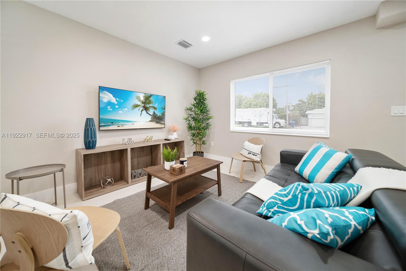 See details / 3456 sq. ft. $ 2025-12-01 0 Photo