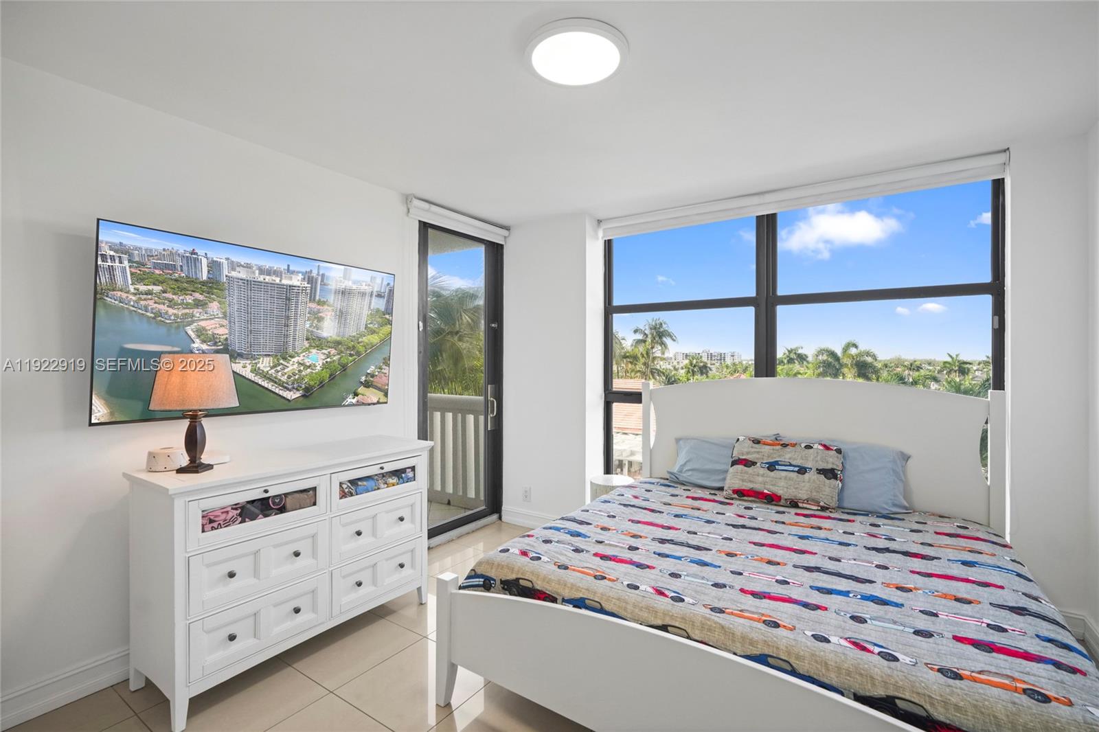 504 3 / 3 1880 sq. ft. $ 2025-12-01 0 foto