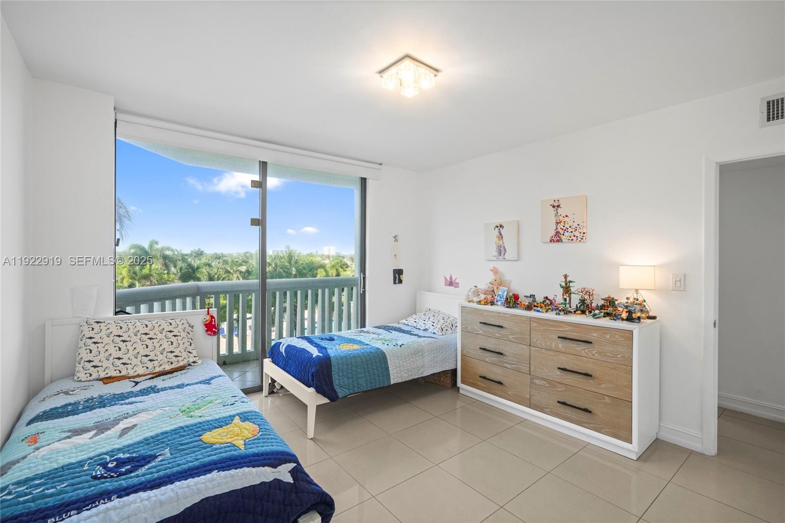 504 3 / 3 1880 sq. ft. $ 2025-12-01 0 foto