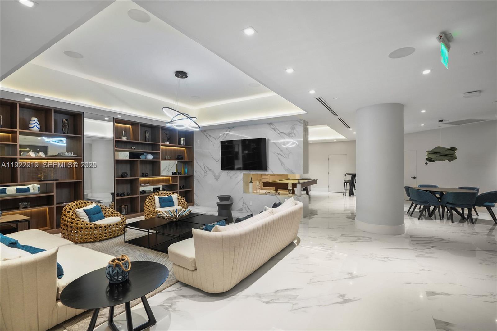 504 3 / 3 1880 sq. ft. $ 2025-12-01 0 foto