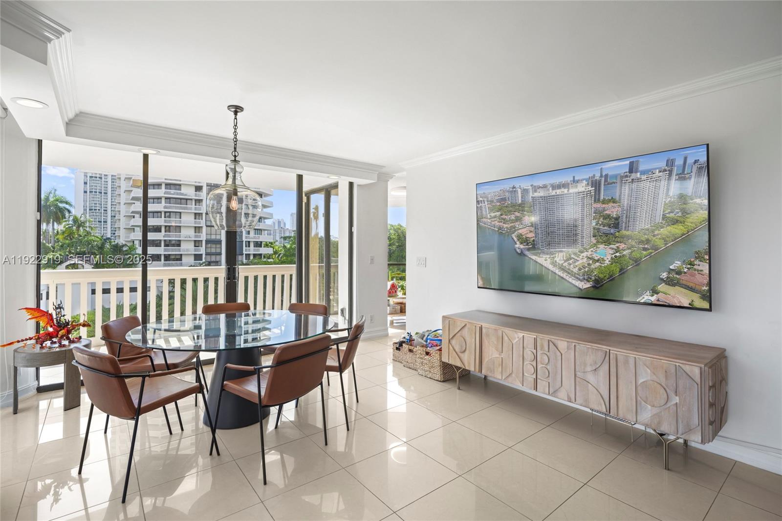 504 3 / 3 1880 sq. ft. $ 2025-12-01 0 foto