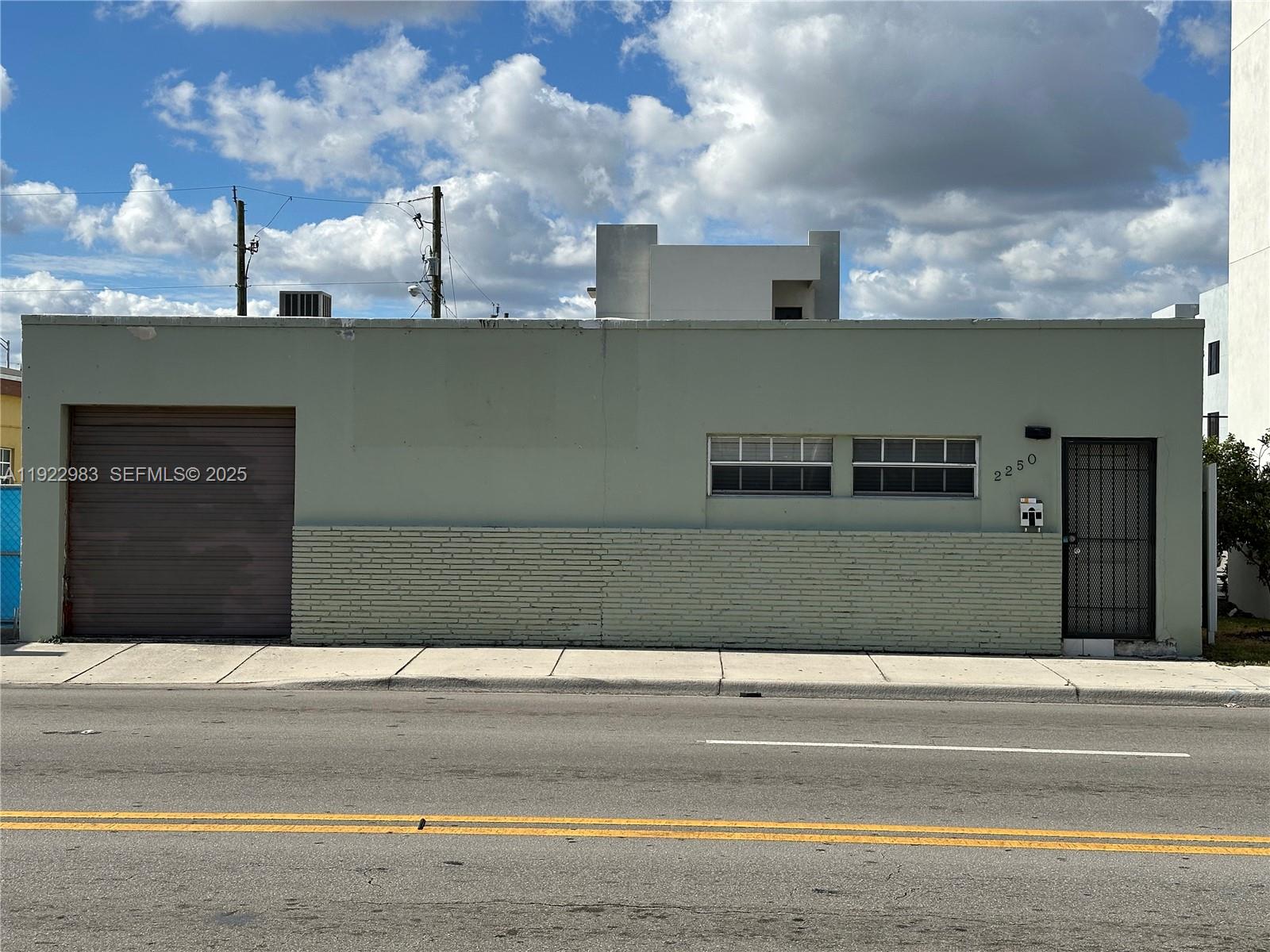 See details / sq. ft. $ 2025-12-01 0 Photo