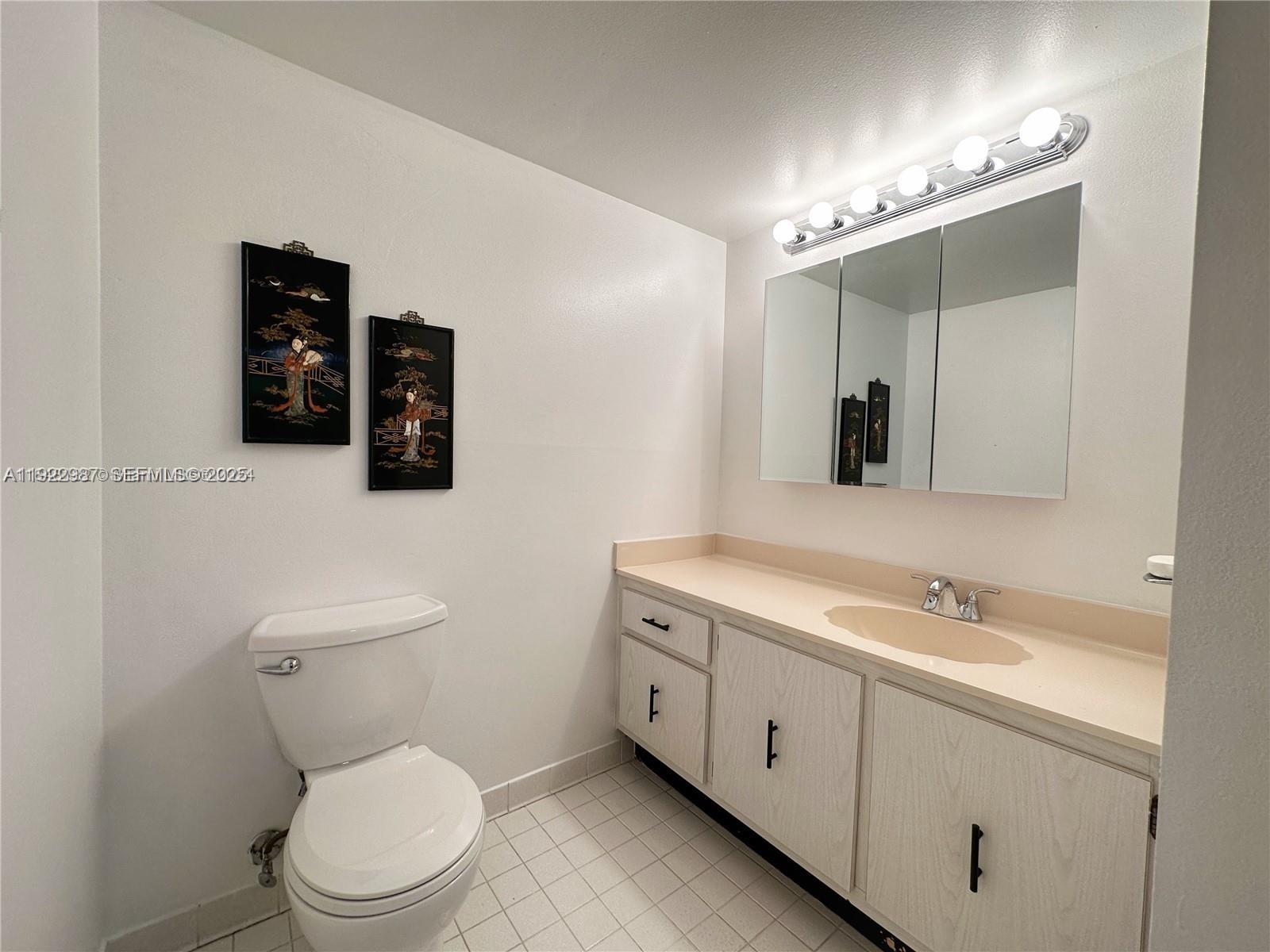 Photo of 600 Three Islands Blvd  #1520, Hallandale Beach, Florida, 33009 - Half Bathroom