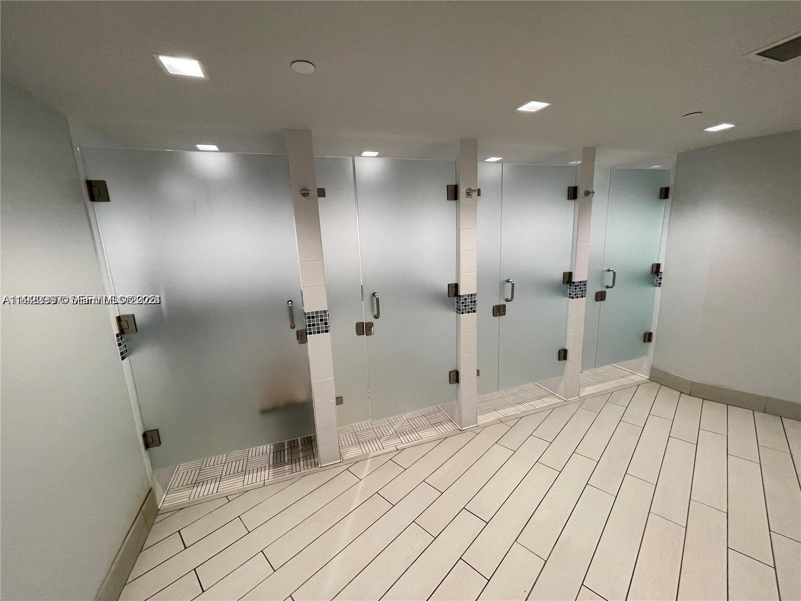 Photo of 600 Three Islands Blvd  #1520, Hallandale Beach, Florida, 33009 - Gym Showers