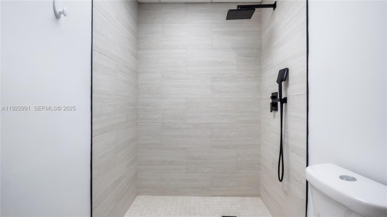 See details / sq. ft. $ 2025-12-03 0 Photo