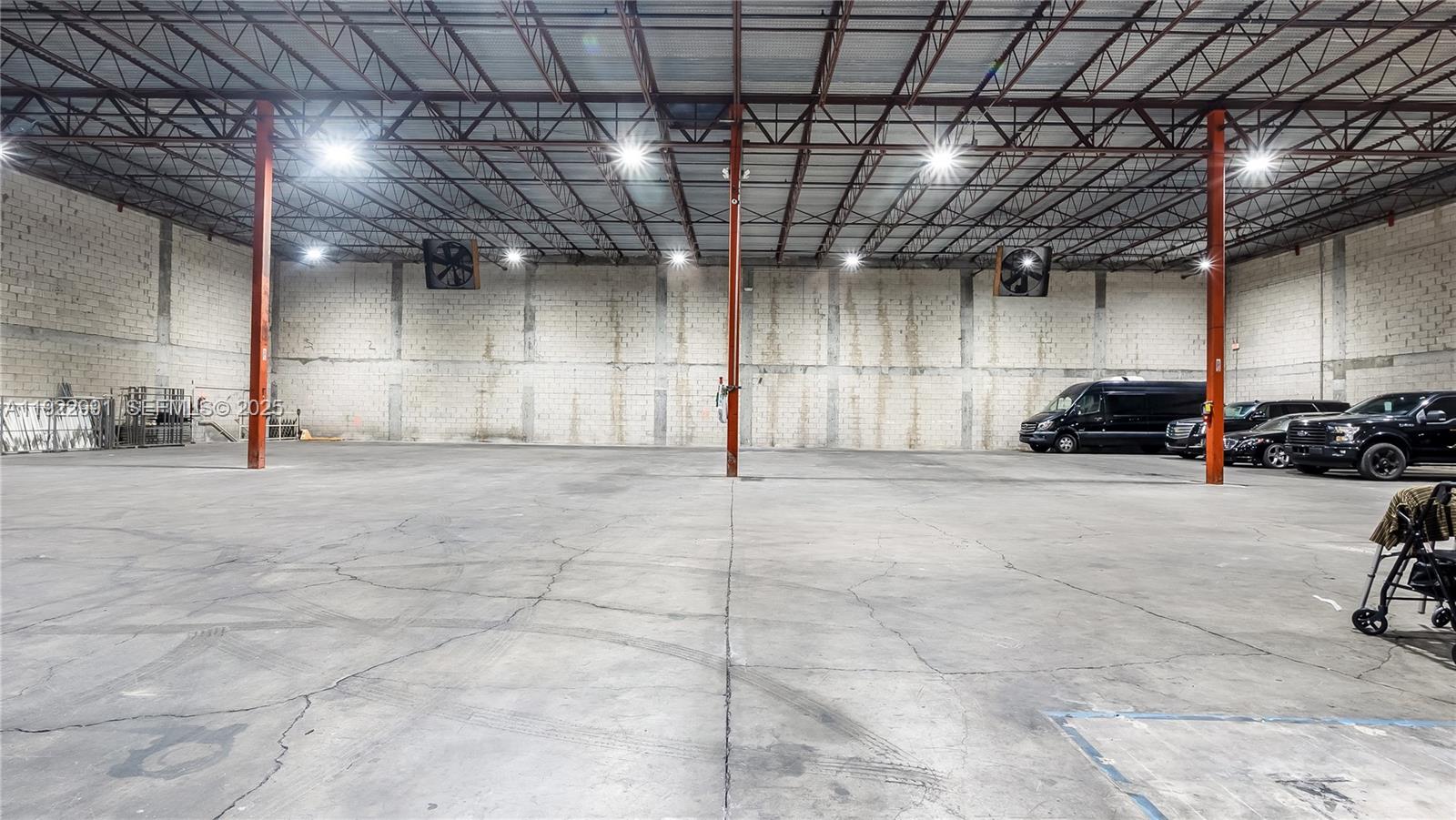 See details / sq. ft. $ 2025-12-03 0 Photo