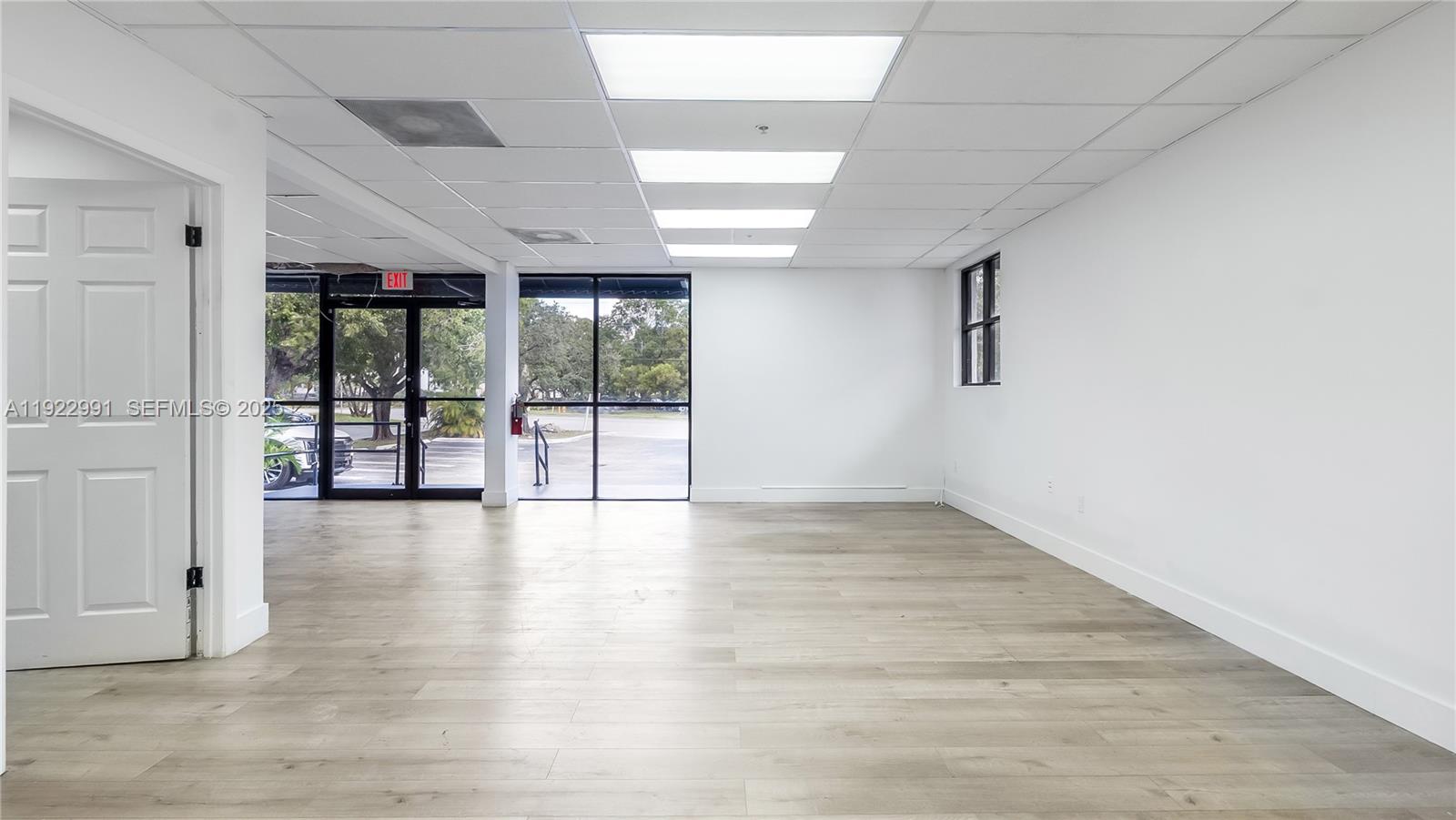 See details / sq. ft. $ 2025-12-03 0 Photo