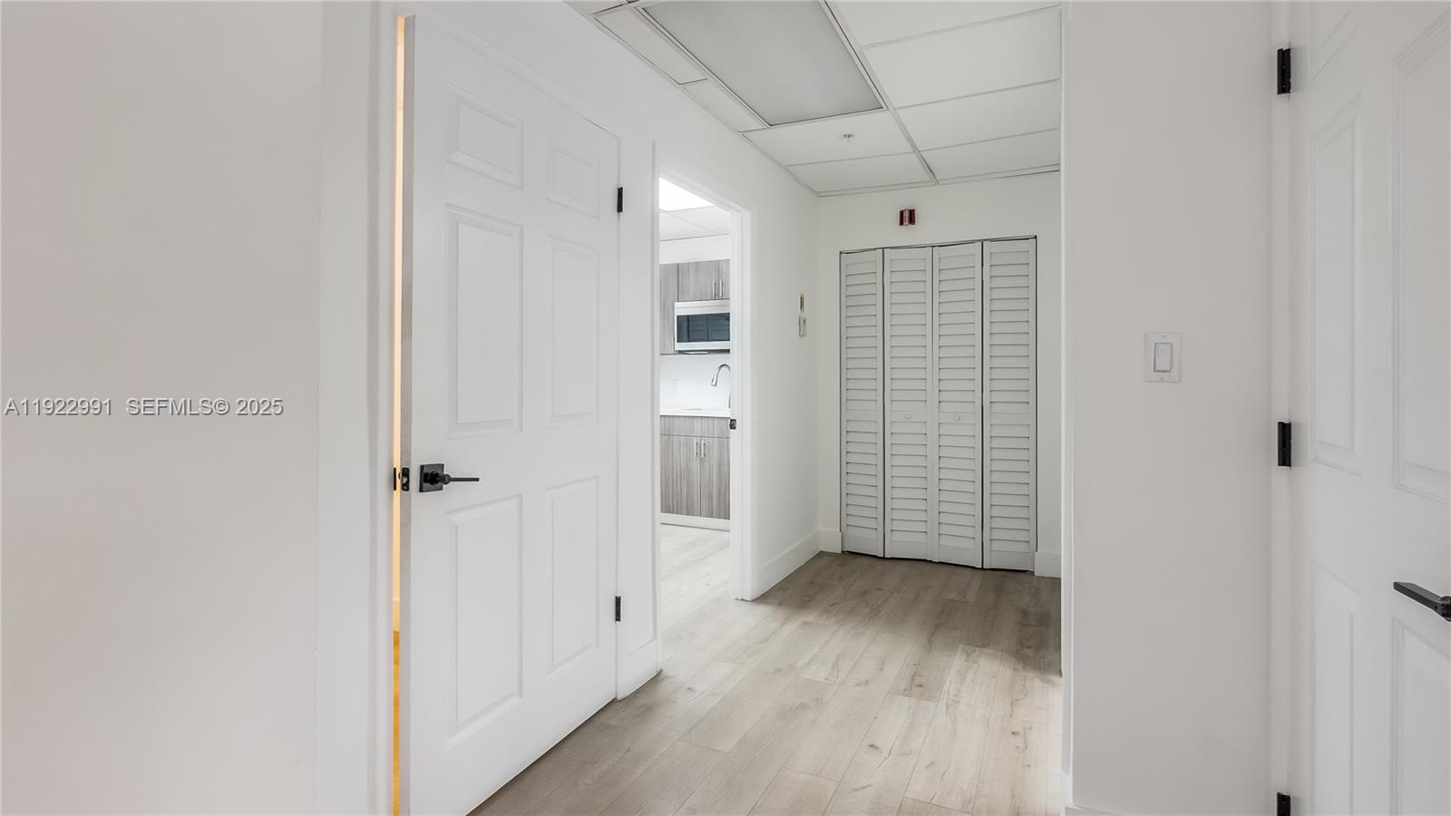 See details / sq. ft. $ 2025-12-03 0 Photo