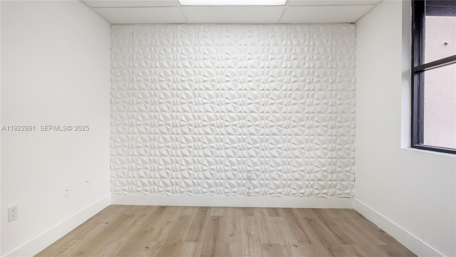 See details / sq. ft. $ 2025-12-03 0 Photo