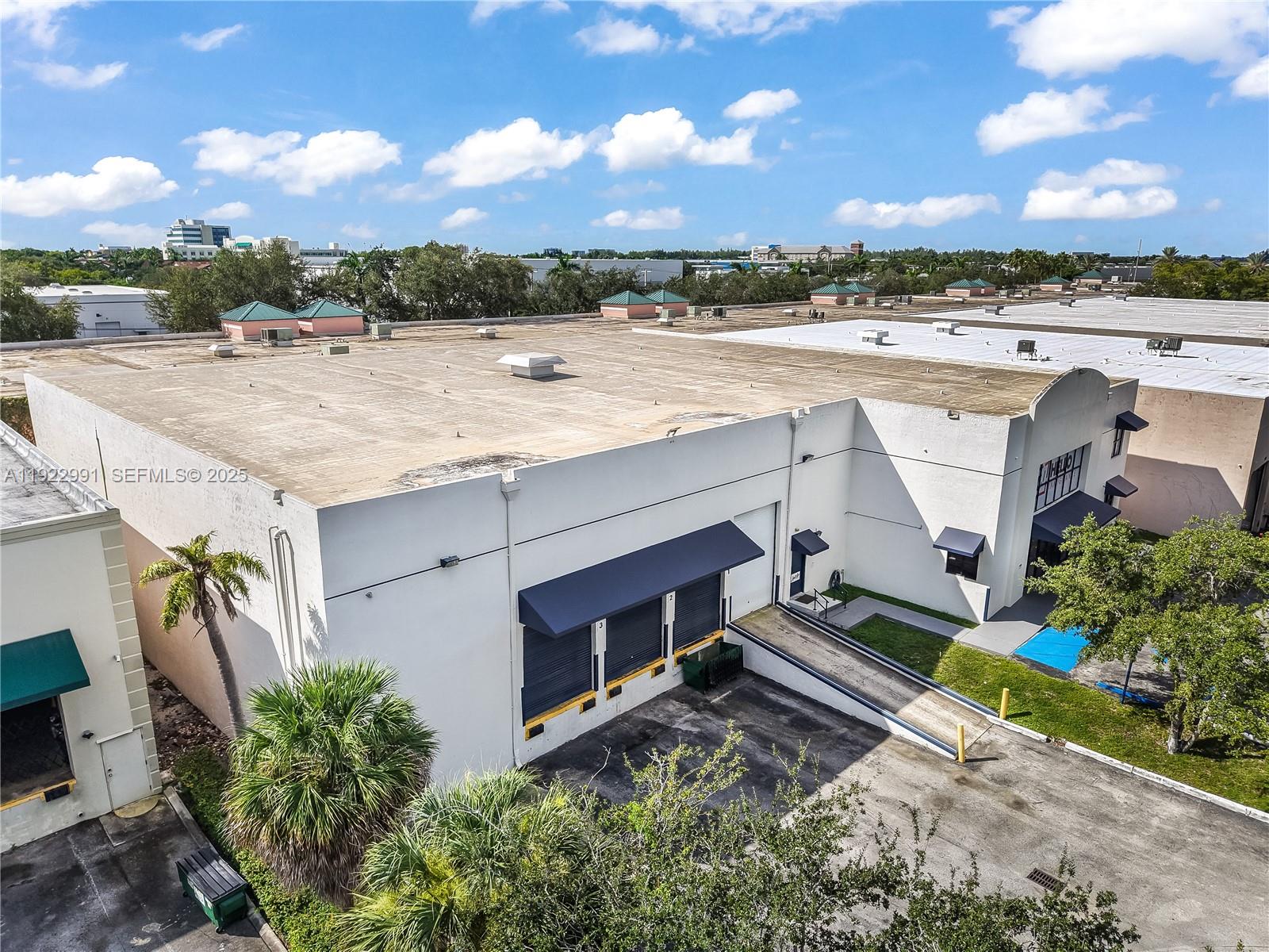 See details / sq. ft. $ 2025-12-03 0 Photo