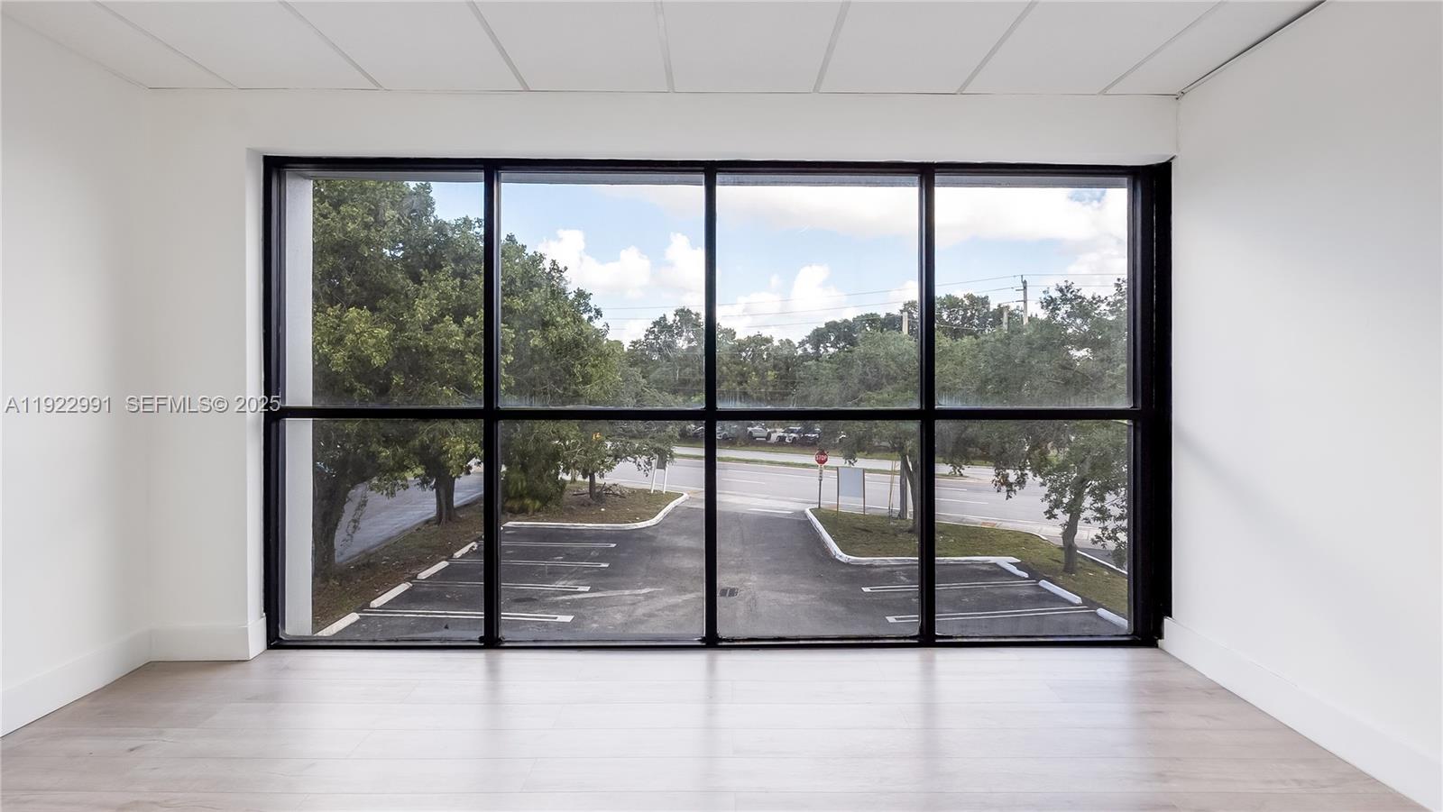 See details / sq. ft. $ 2025-12-03 0 Photo