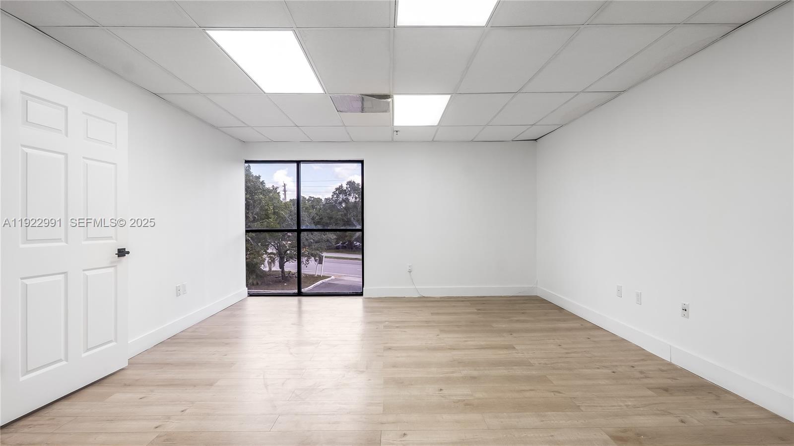 See details / sq. ft. $ 2025-12-03 0 Photo