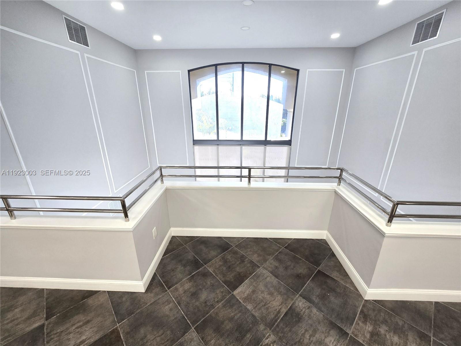 101A + 201  /   sq. ft. $ 2025-12-01 0 Photo