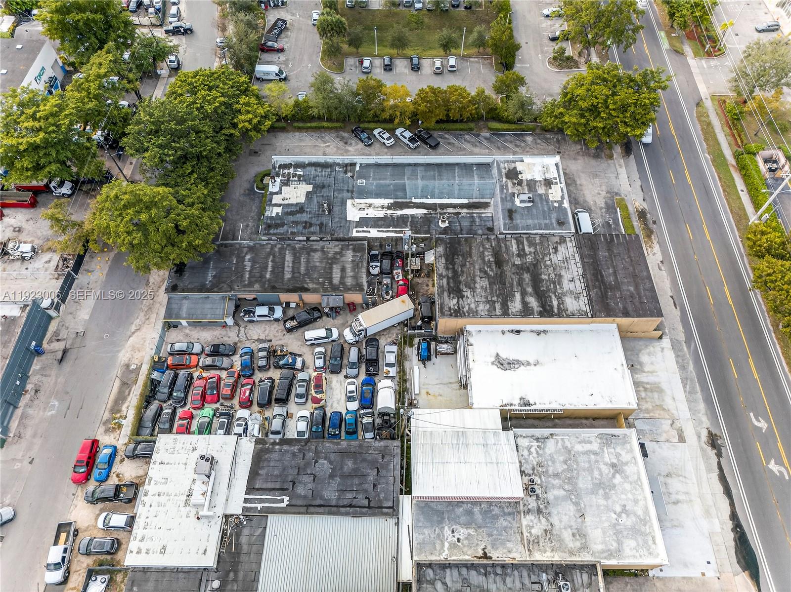   /   sq. ft. $ 2025-12-01 0 foto