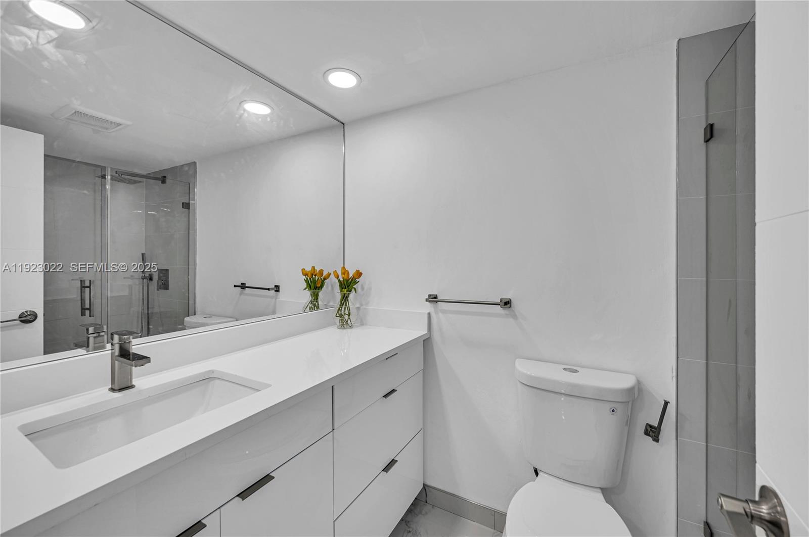 See details 820 2 / 2 1488 sq. ft. $ 2025-12-01 0 Photo