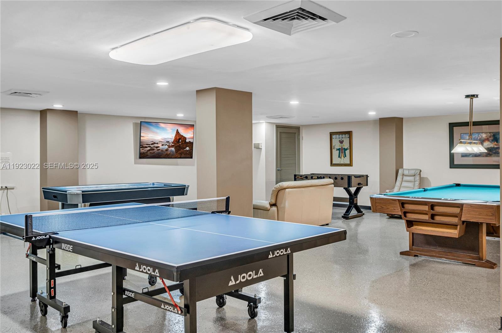 See details 820 2 / 2 1488 sq. ft. $ 2025-12-01 0 Photo