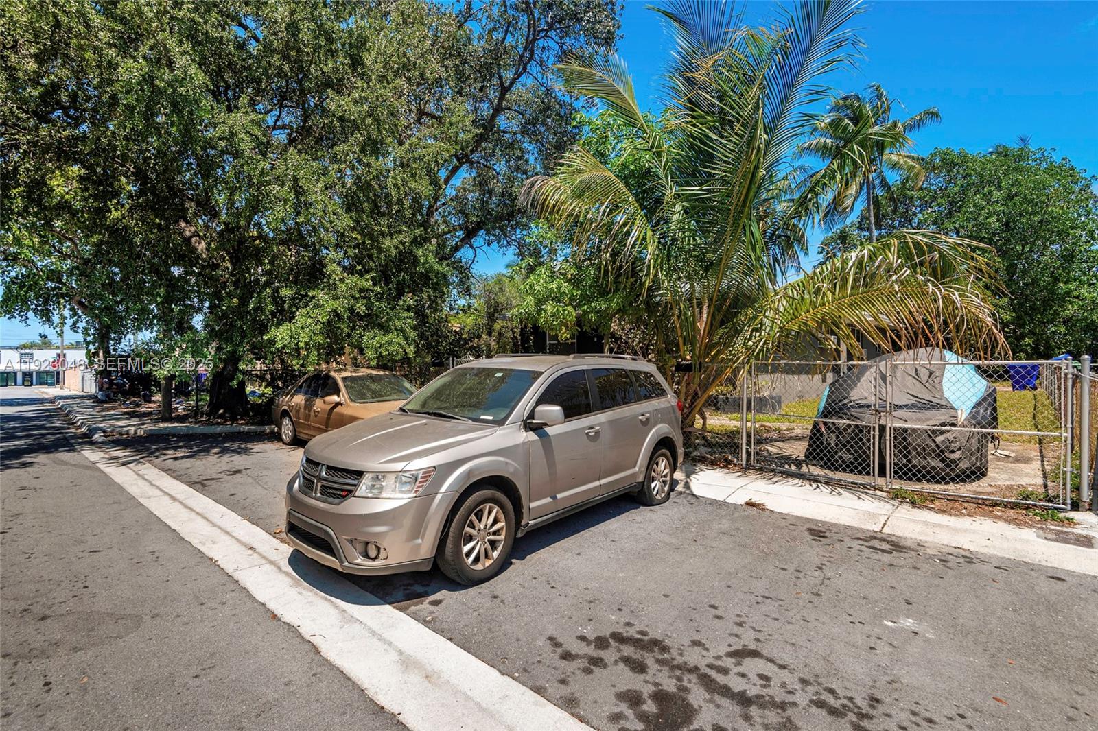 See details / 1650 sq. ft. $ 2025-12-01 0 Photo