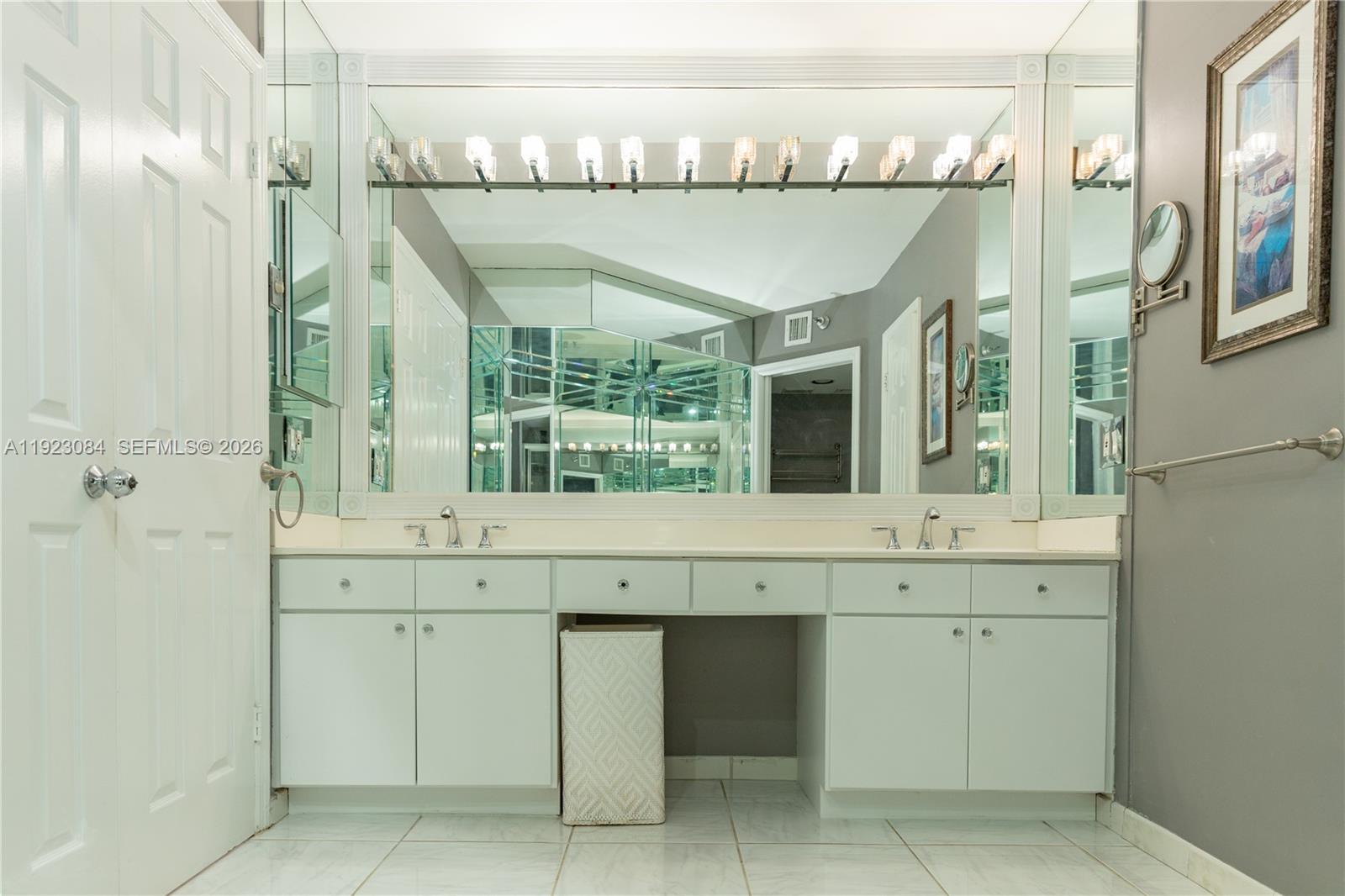 Photo of 3500 Mystic Pointe Dr  #3506, Aventura, Florida, 33180 - 