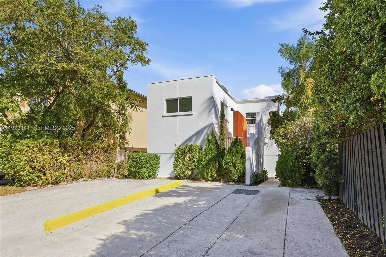 See details / 2658 sq. ft. $ 2025-12-01 0 Photo