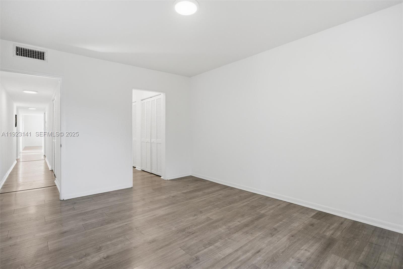 See details / 2658 sq. ft. $ 2025-12-01 0 Photo