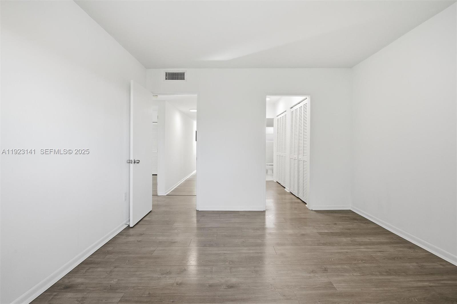 See details / 2658 sq. ft. $ 2025-12-01 0 Photo