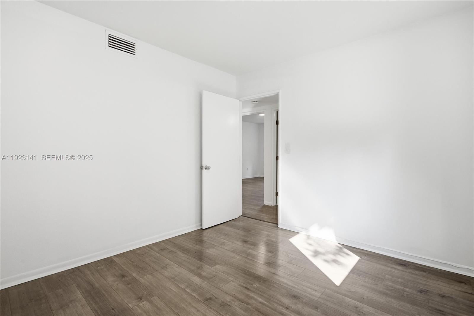 See details / 2658 sq. ft. $ 2025-12-01 0 Photo