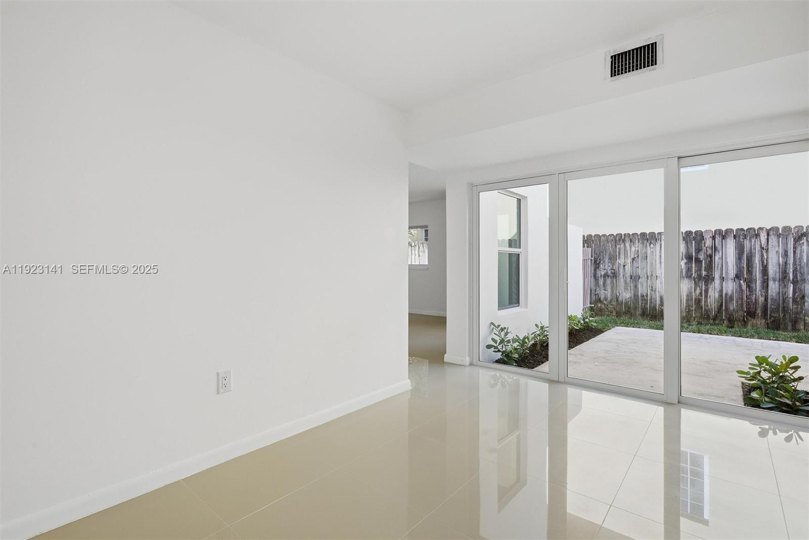 See details / 2658 sq. ft. $ 2025-12-01 0 Photo