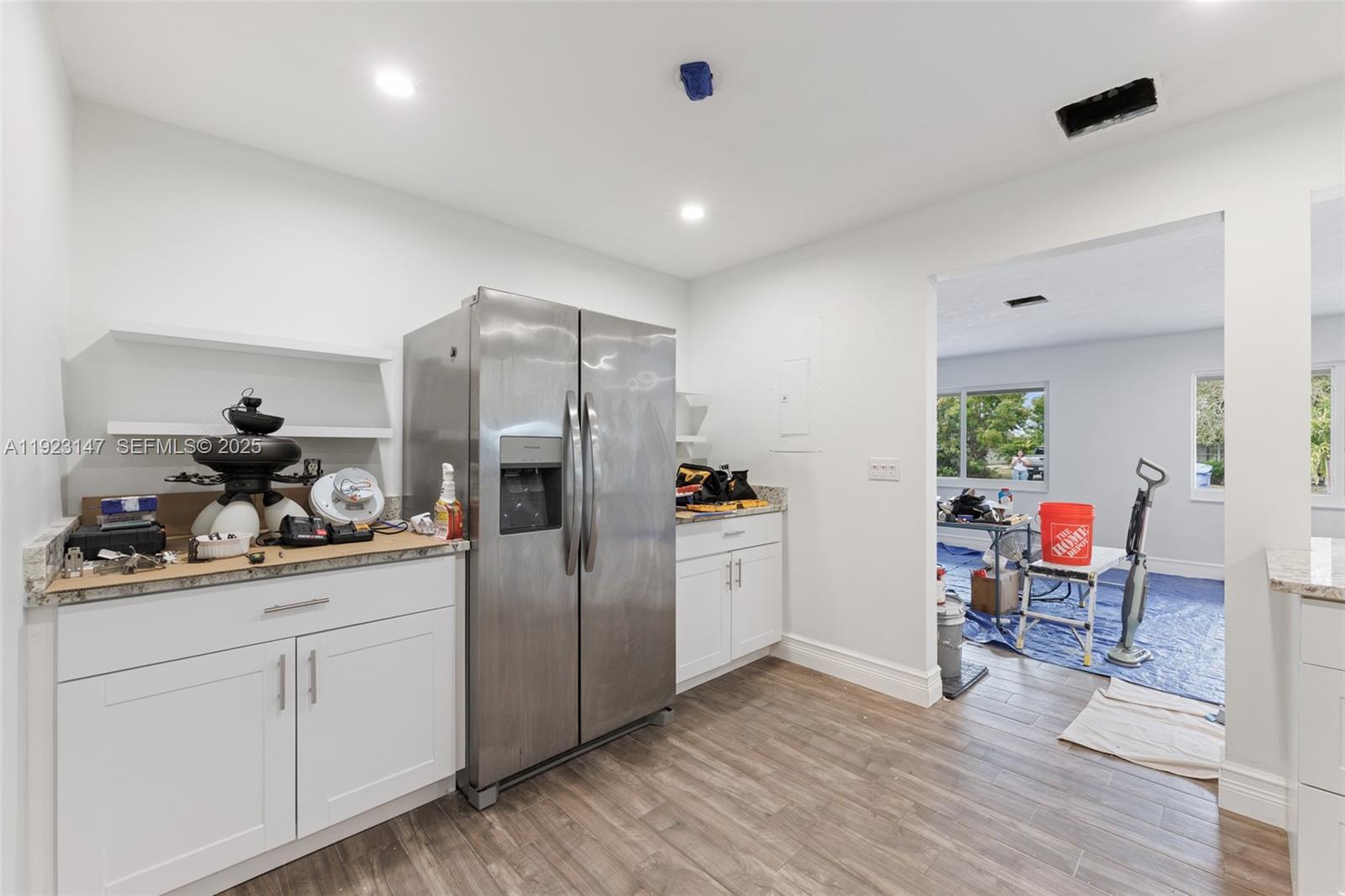 See details / 1928 sq. ft. $ 2025-12-01 0 Photo