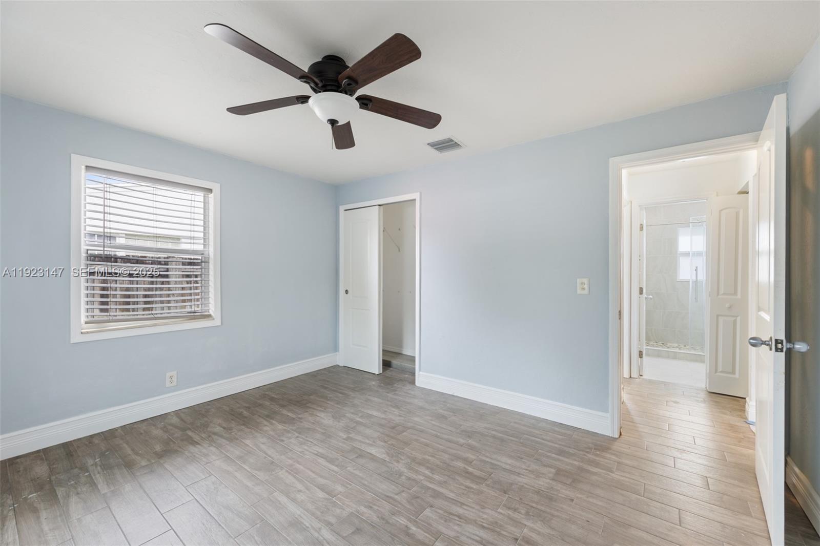 See details / 1928 sq. ft. $ 2025-12-01 0 Photo