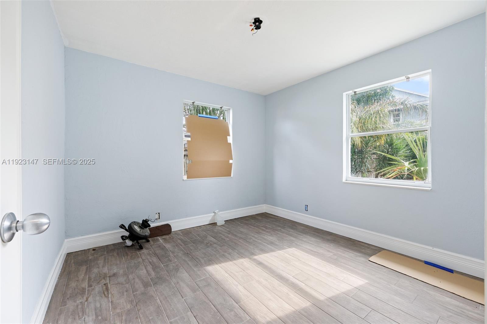 See details / 1928 sq. ft. $ 2025-12-01 0 Photo